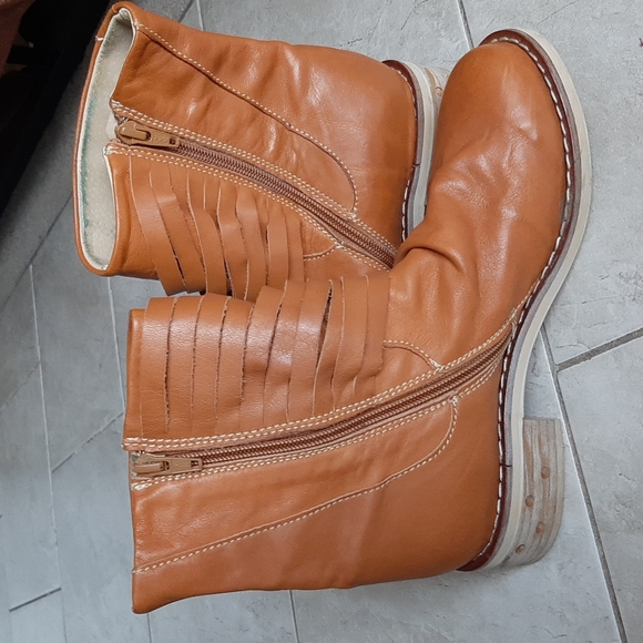 Rare Like Smug by Prophecy Brown Leather Booties Size 7.5 - Picture 8 of 12